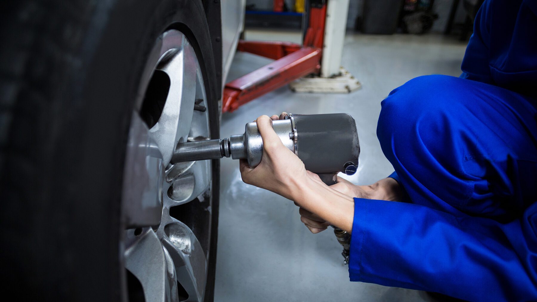 Expert Land Rover Air Suspension Repair in Northbrook for reliable performance, smooth rides, and long-lasting suspension service.